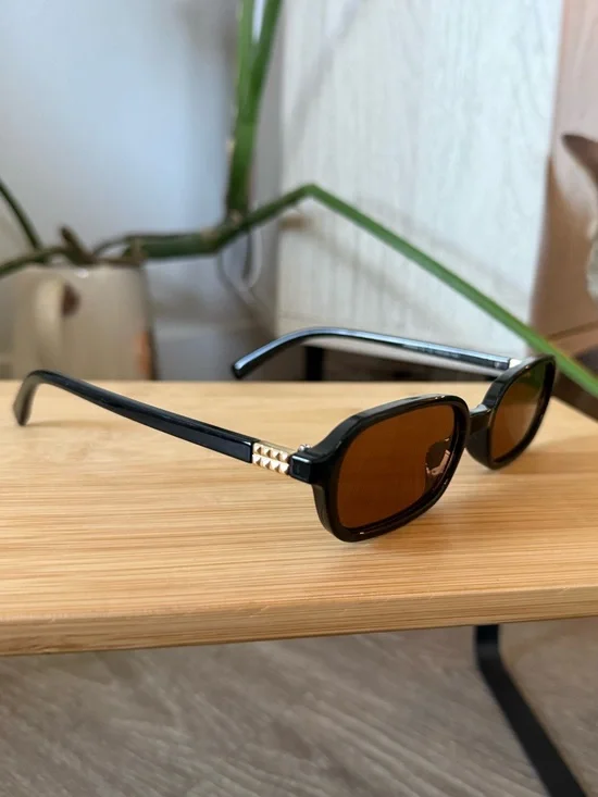 Set of Two - Classic Rectangular Sunglasses - Black and Amber Tortoise Shell - Picture 3 of 5